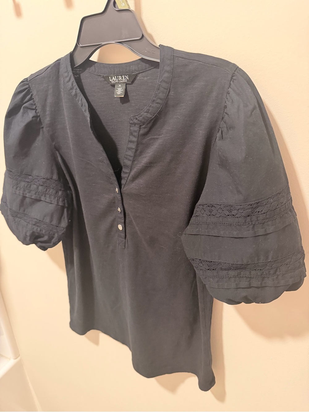 Ralph Lauren Lace-Trim
Jersey Puff-Sleeve Henley Top size S/M - Picture 6 of 9
